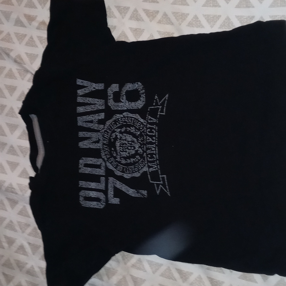 Old navy tee shirt